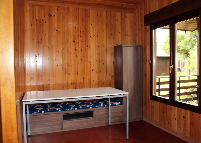 Parque de Campismo Bungalow, El Bosque De Suenos Cubillos del Sil