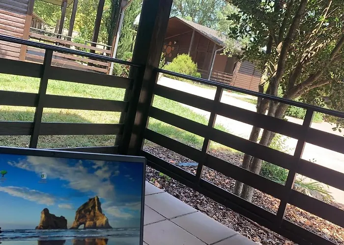 Parque de Campismo Bungalow, El Bosque De Suenos